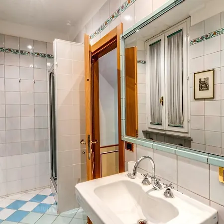 Apartment Lovely Flat By The Trevi Fountain Rome