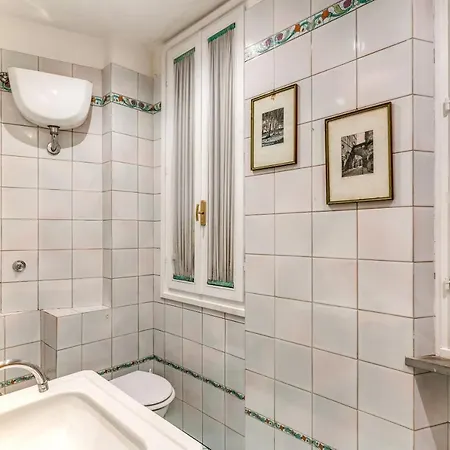 Lovely Flat By The Trevi Fountain Apartment