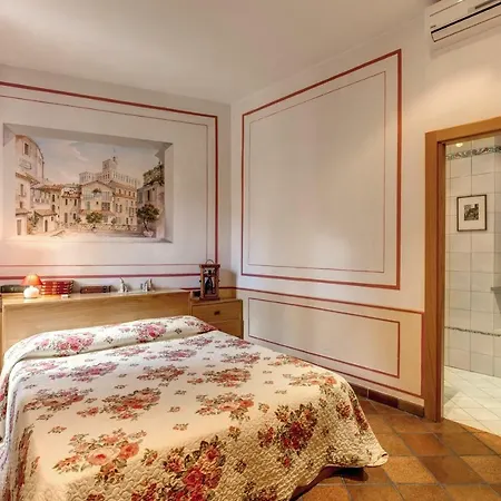 Lovely Flat By The Trevi Fountain Apartment