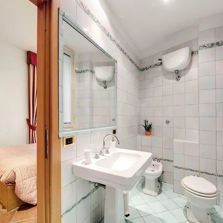 Lovely Flat By The Trevi Fountain Apartment Rome