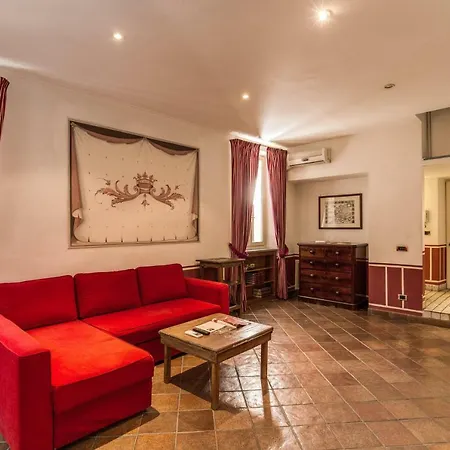 Lovely Flat By The Trevi Fountain