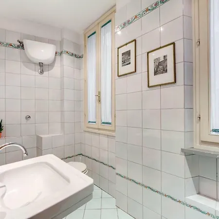 Lovely Flat By The Trevi Fountain Apartment