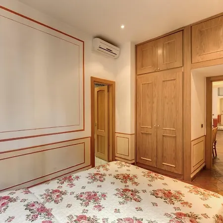Lovely Flat By The Trevi Fountain Apartment Rome