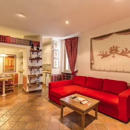 Lovely Flat By The Trevi Fountain