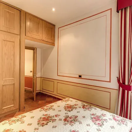 Lovely Flat By The Trevi Fountain Apartment